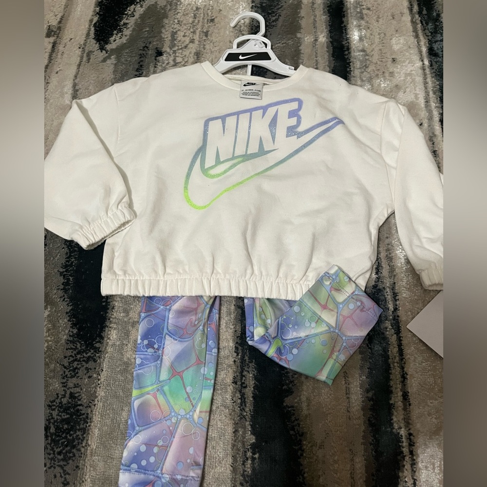 NWT Girls 2 piece light thistle crew top and leggings size 3T